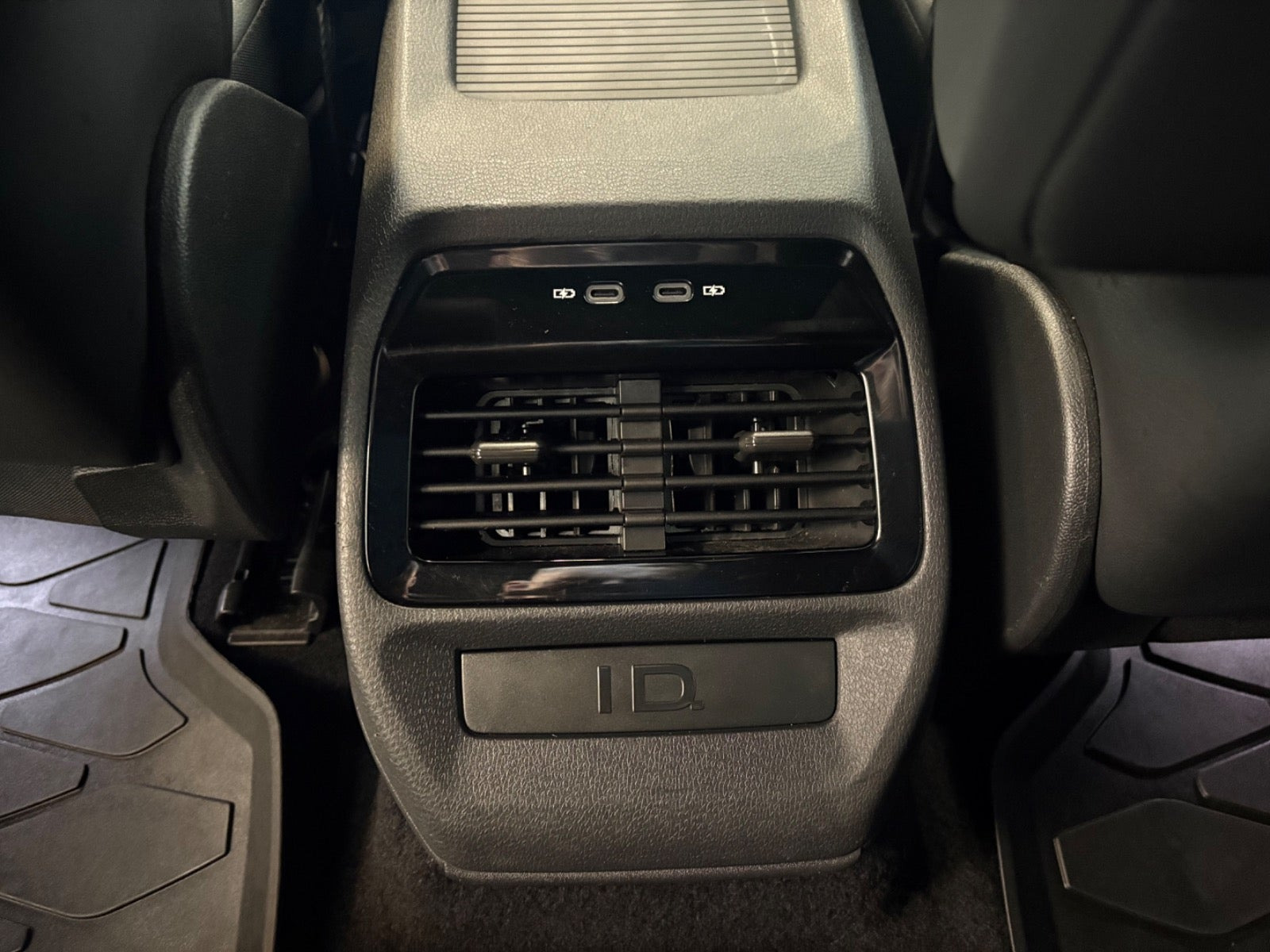 Sort VW ID.4 fra 2023