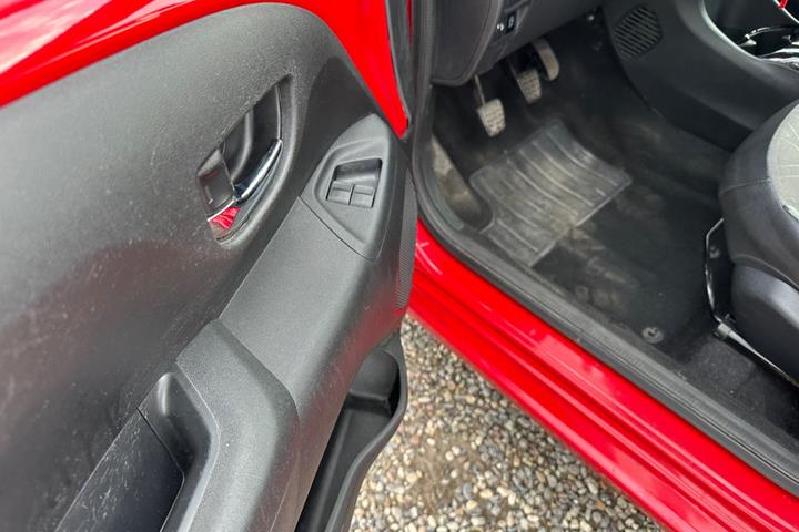 Rød Toyota Aygo fra 2016