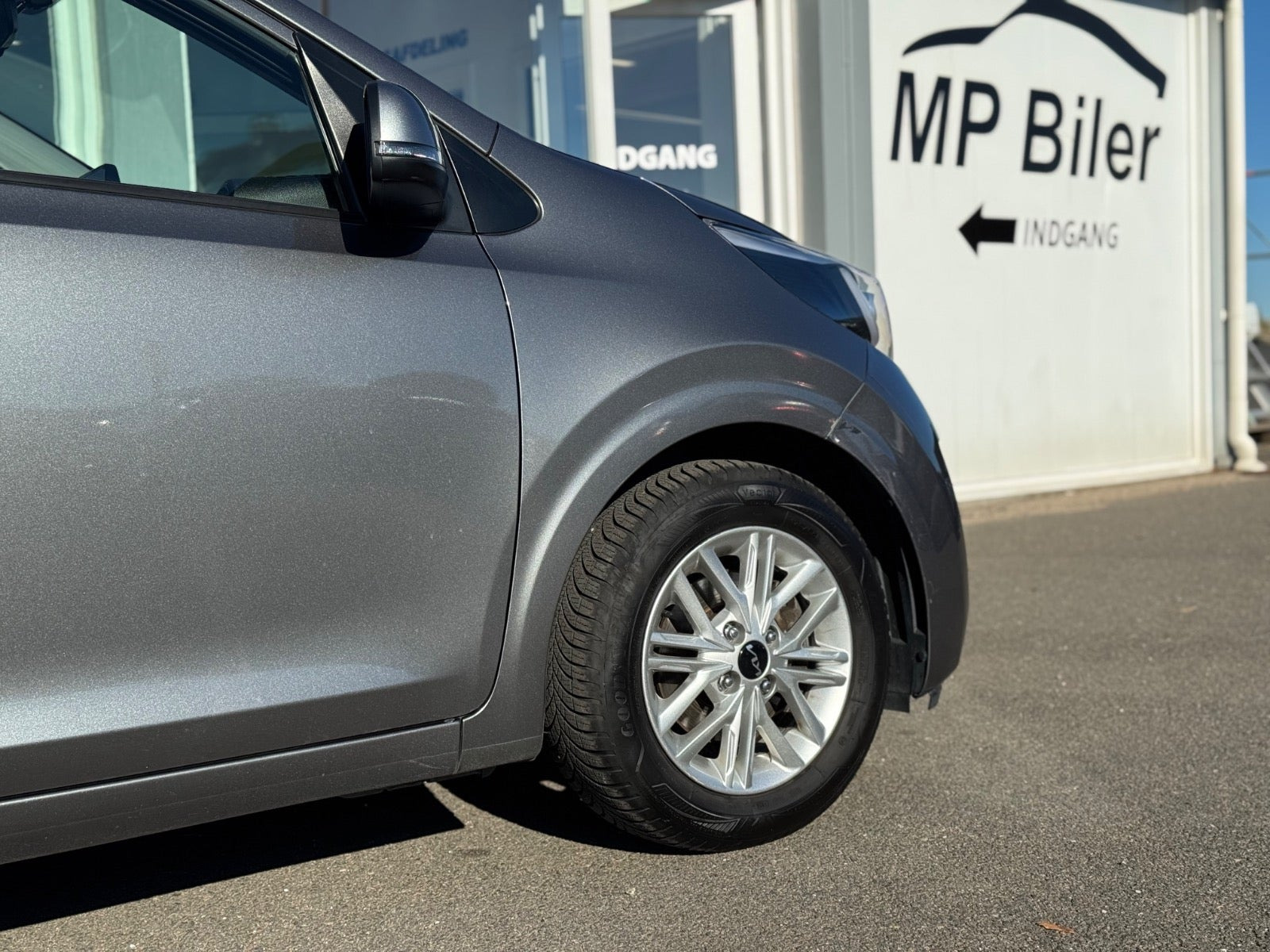 Grå Kia Picanto fra 2023