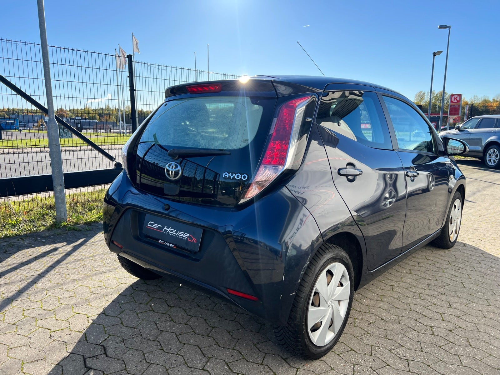 Grå Toyota Aygo fra 2015