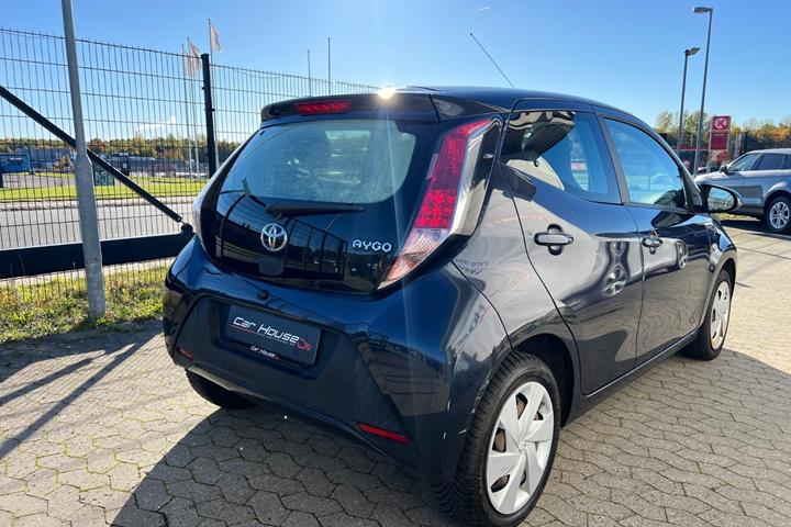 Grå Toyota Aygo fra 2015