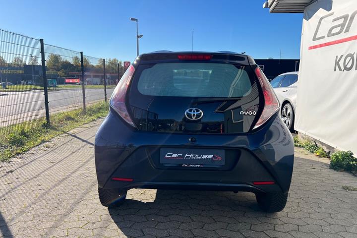 Grå Toyota Aygo fra 2015