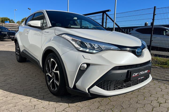 Hvid Toyota C-HR fra 2020