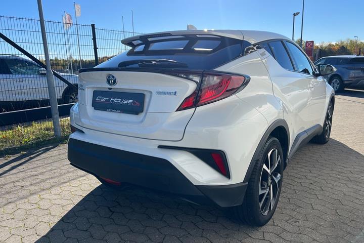 Hvid Toyota C-HR fra 2020