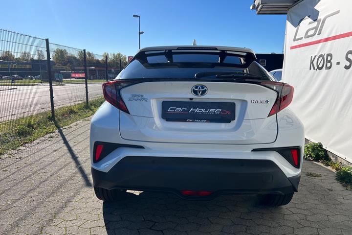 Hvid Toyota C-HR fra 2020