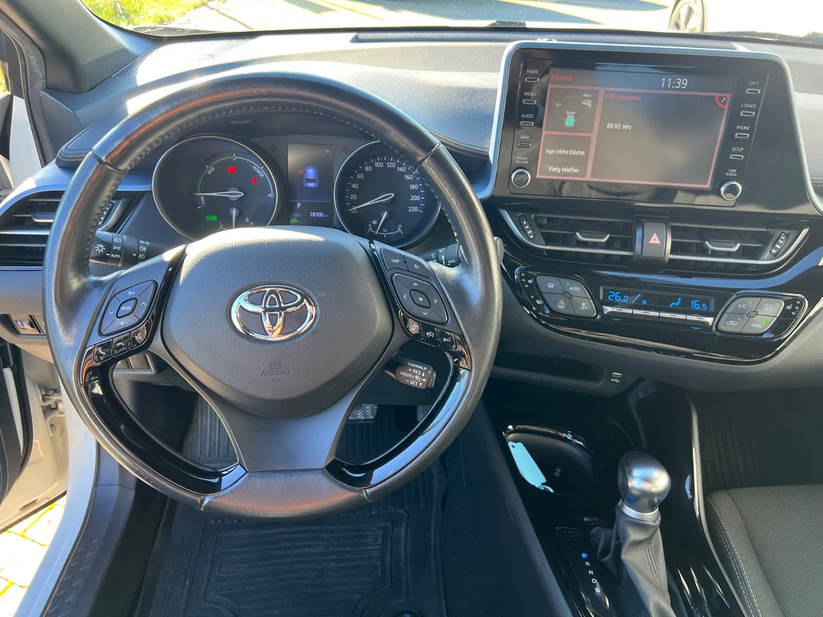 Hvid Toyota C-HR fra 2020