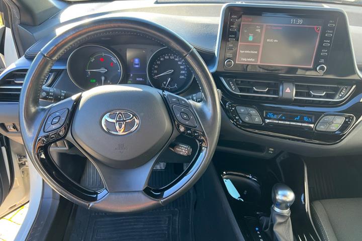 Hvid Toyota C-HR fra 2020