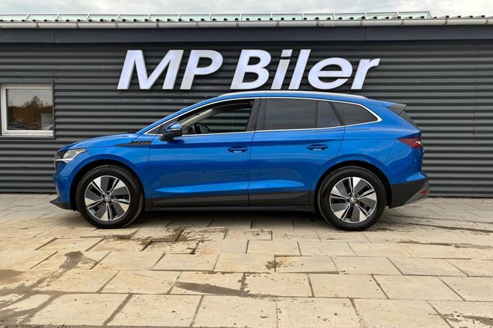 Blå Skoda Enyaq fra 2024