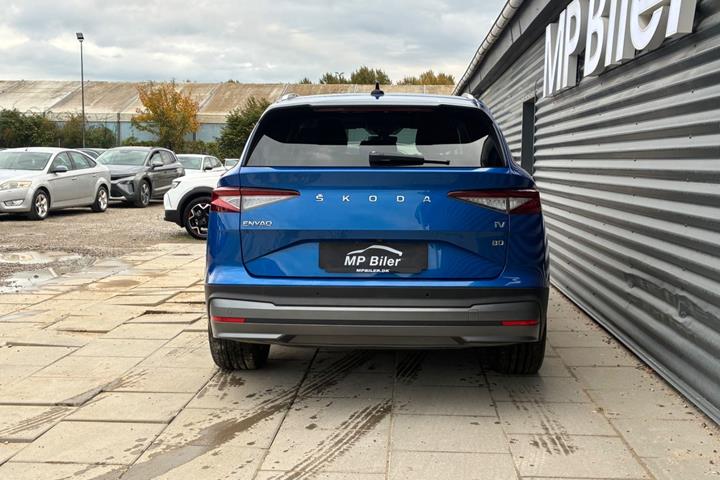 Blå Skoda Enyaq fra 2024