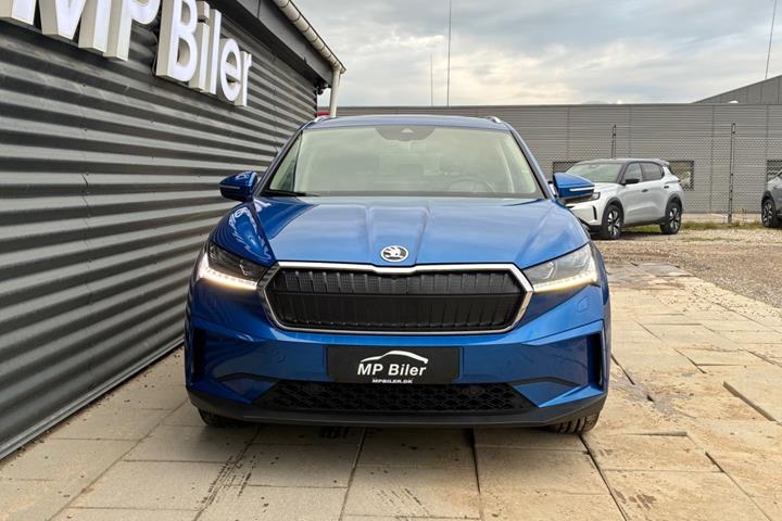 Blå Skoda Enyaq fra 2024