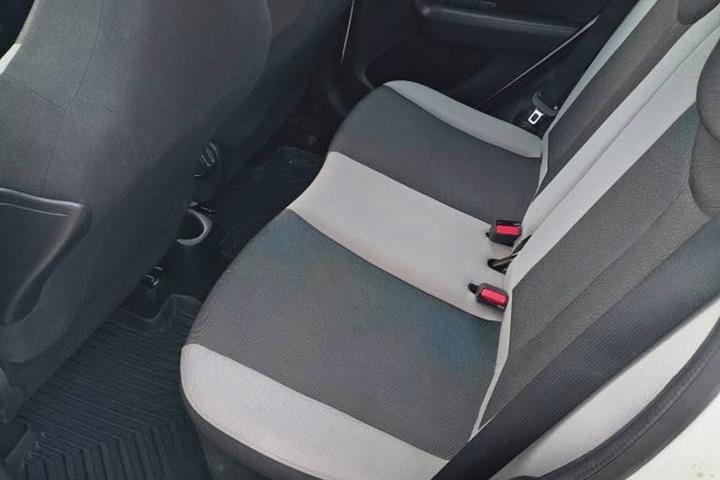 Hvid Toyota Aygo fra 2014
