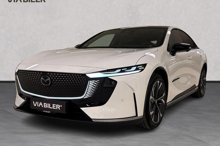 Hvid Mazda 6e fra 2026