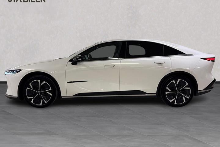 Hvid Mazda 6e fra 2026