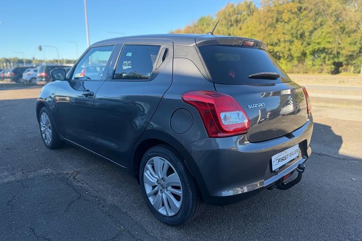 Grå Suzuki Swift fra 2018