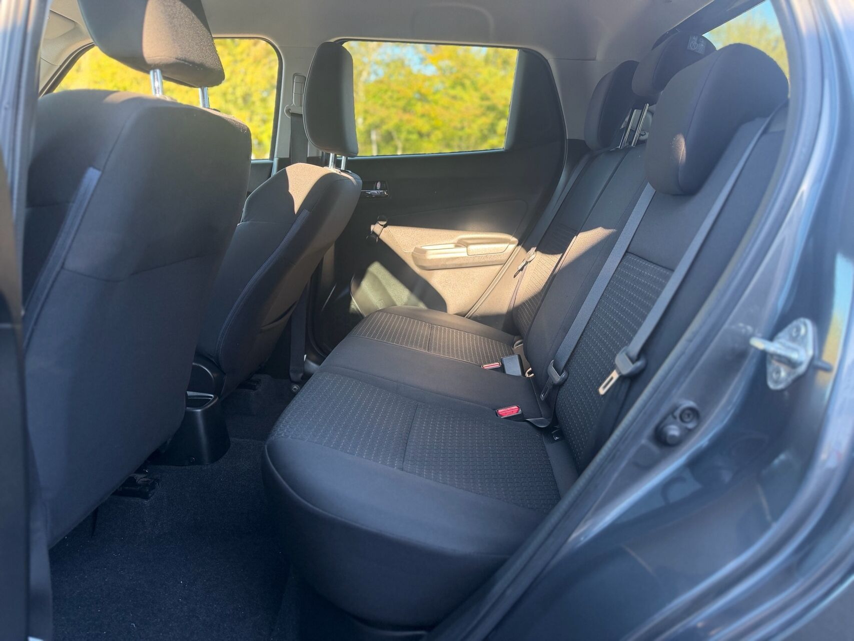 Grå Suzuki Swift fra 2018