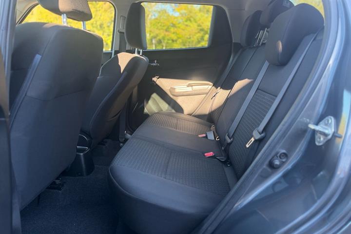 Grå Suzuki Swift fra 2018