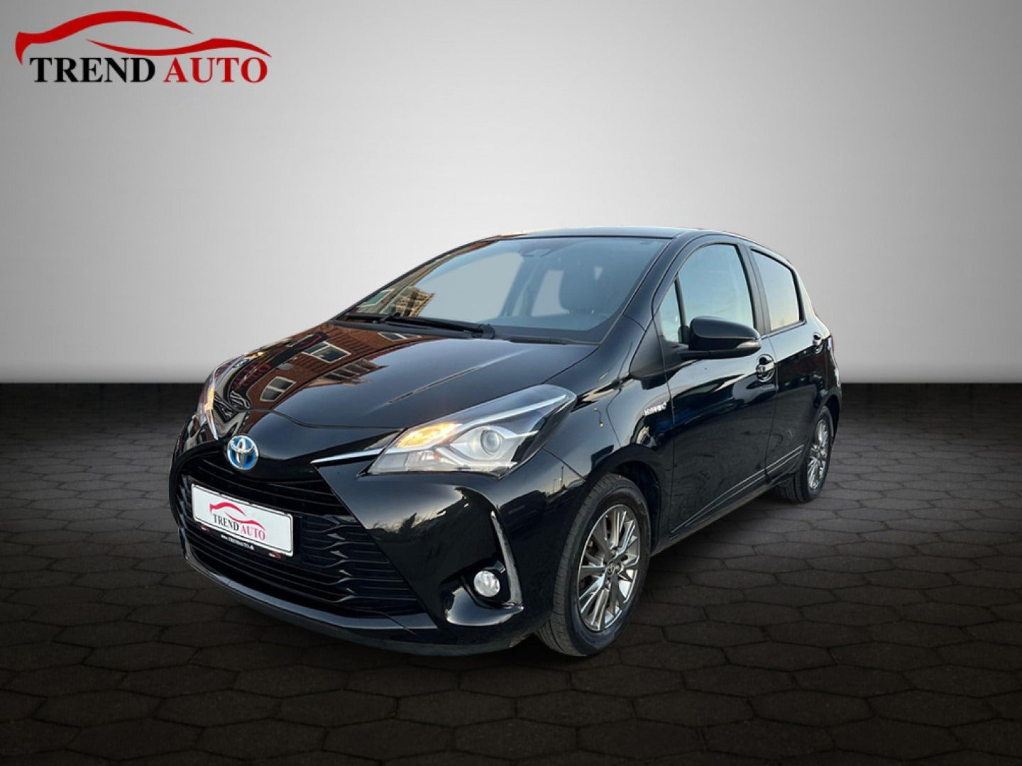 Sort Toyota Yaris fra 2018