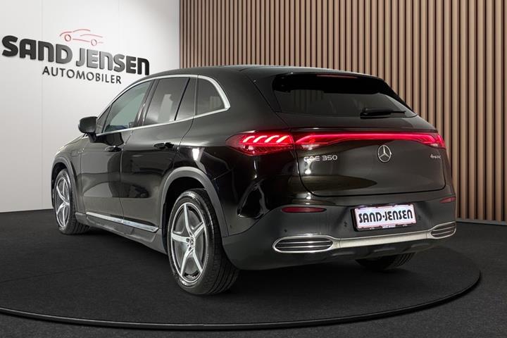 Sort Mercedes EQE350 SUV fra 2024
