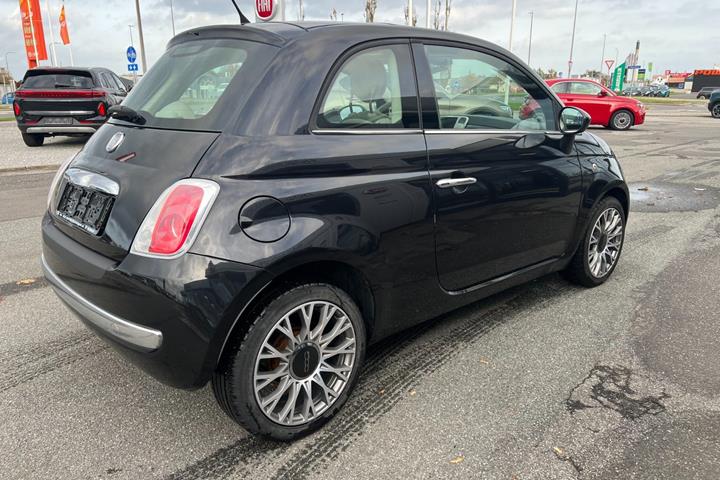 Sort Fiat 500 fra 2011