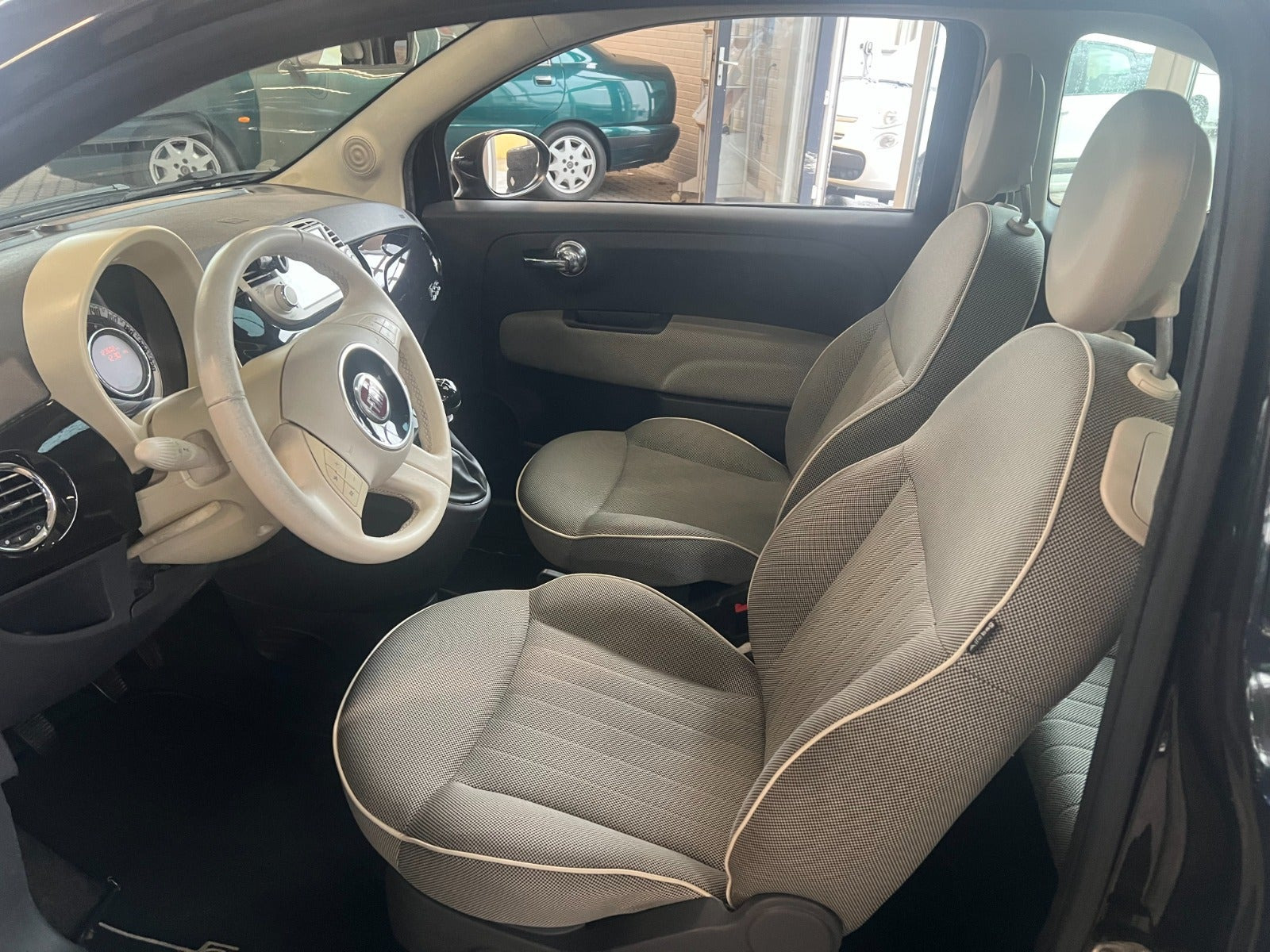 Sort Fiat 500 fra 2011