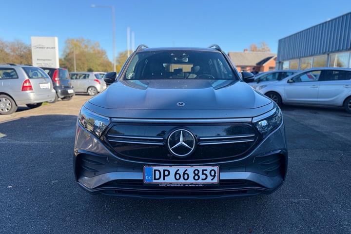 Grå Mercedes EQB350 fra 2022
