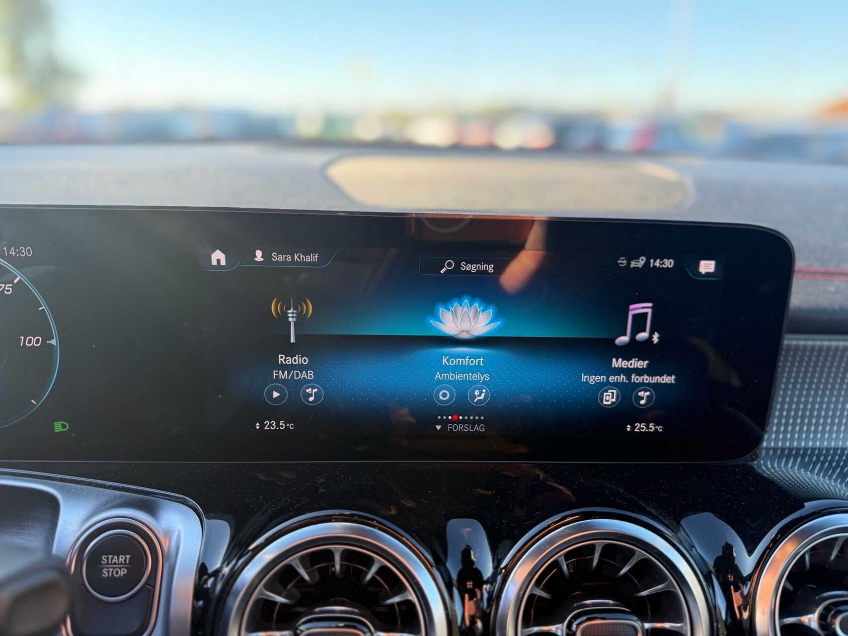 Grå Mercedes EQB350 fra 2022
