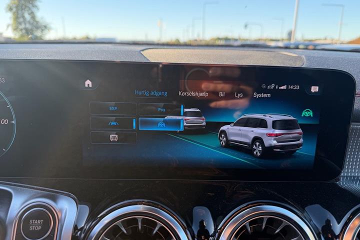 Grå Mercedes EQB350 fra 2022