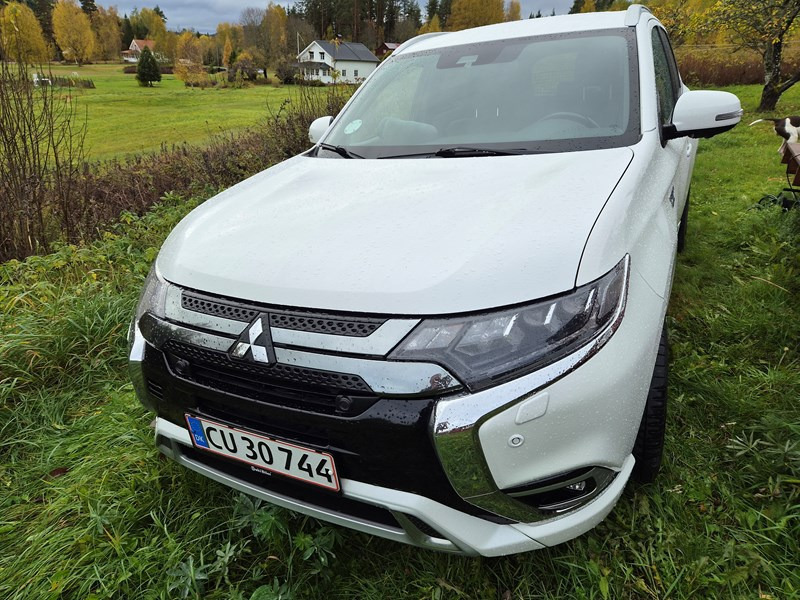 undefined Mitsubishi Outlander fra 2020