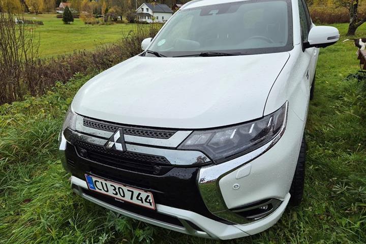 undefined Mitsubishi Outlander fra 2020