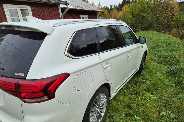 undefined Mitsubishi Outlander fra 2020
