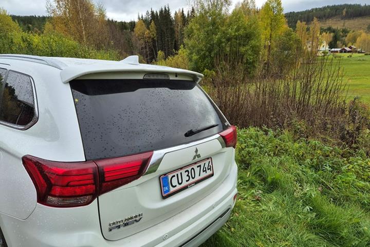 undefined Mitsubishi Outlander fra 2020