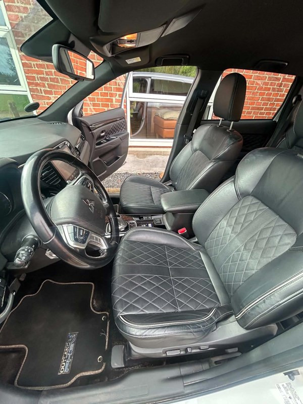 undefined Mitsubishi Outlander fra 2020