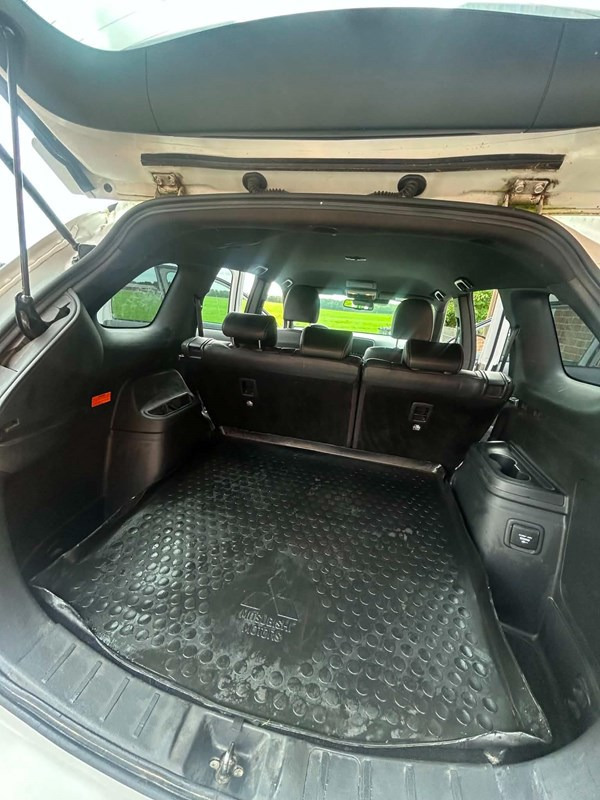 undefined Mitsubishi Outlander fra 2020