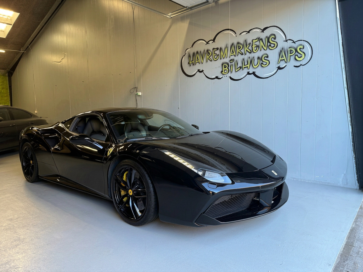 Sort Ferrari 488 GTB fra 2017