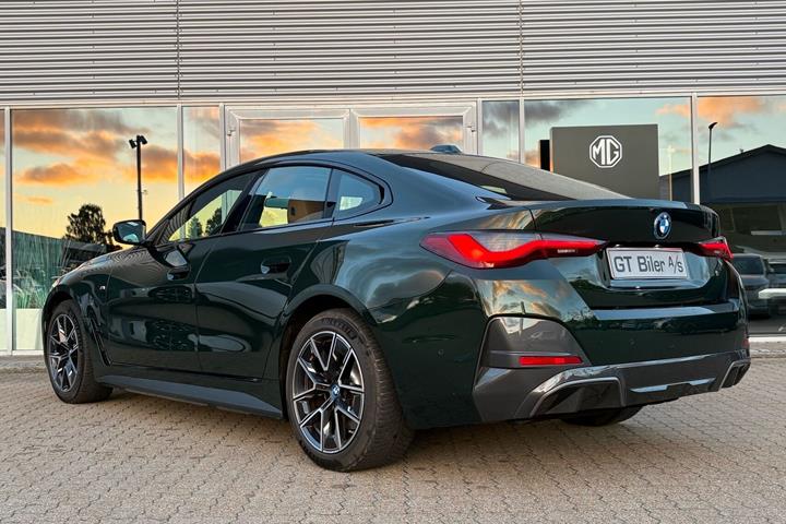 Grøn BMW i4 fra 2022