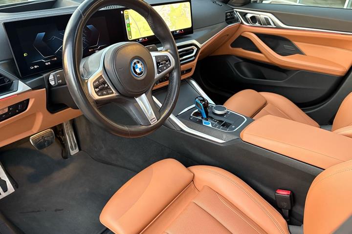Grøn BMW i4 fra 2022