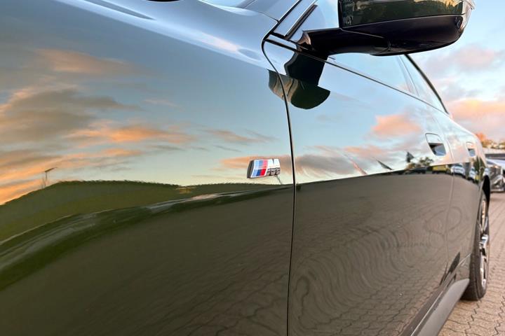 Grøn BMW i4 fra 2022