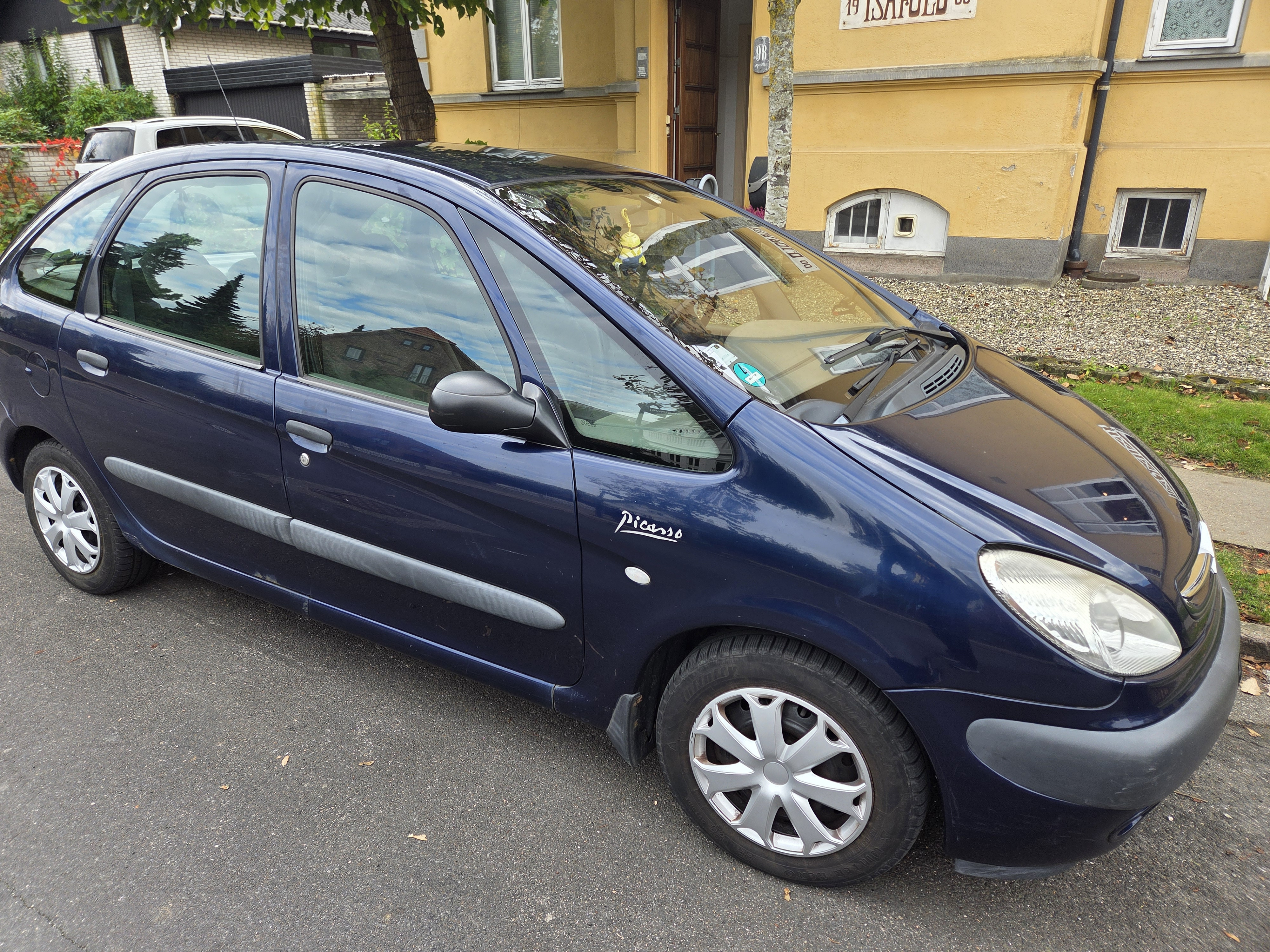 Blå Citroën Xsara Picasso fra 2002