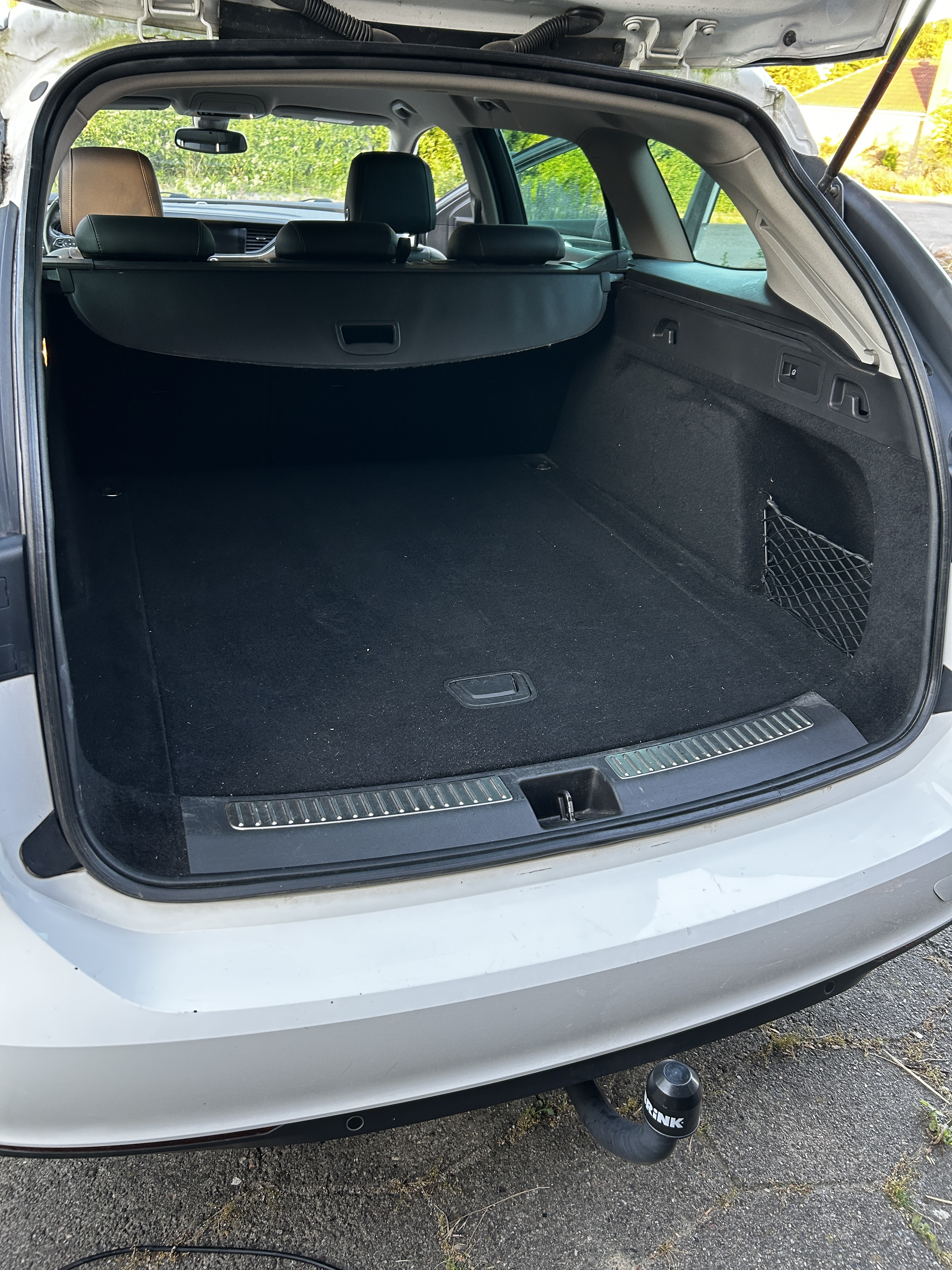 Hvid Opel Insignia fra 2018