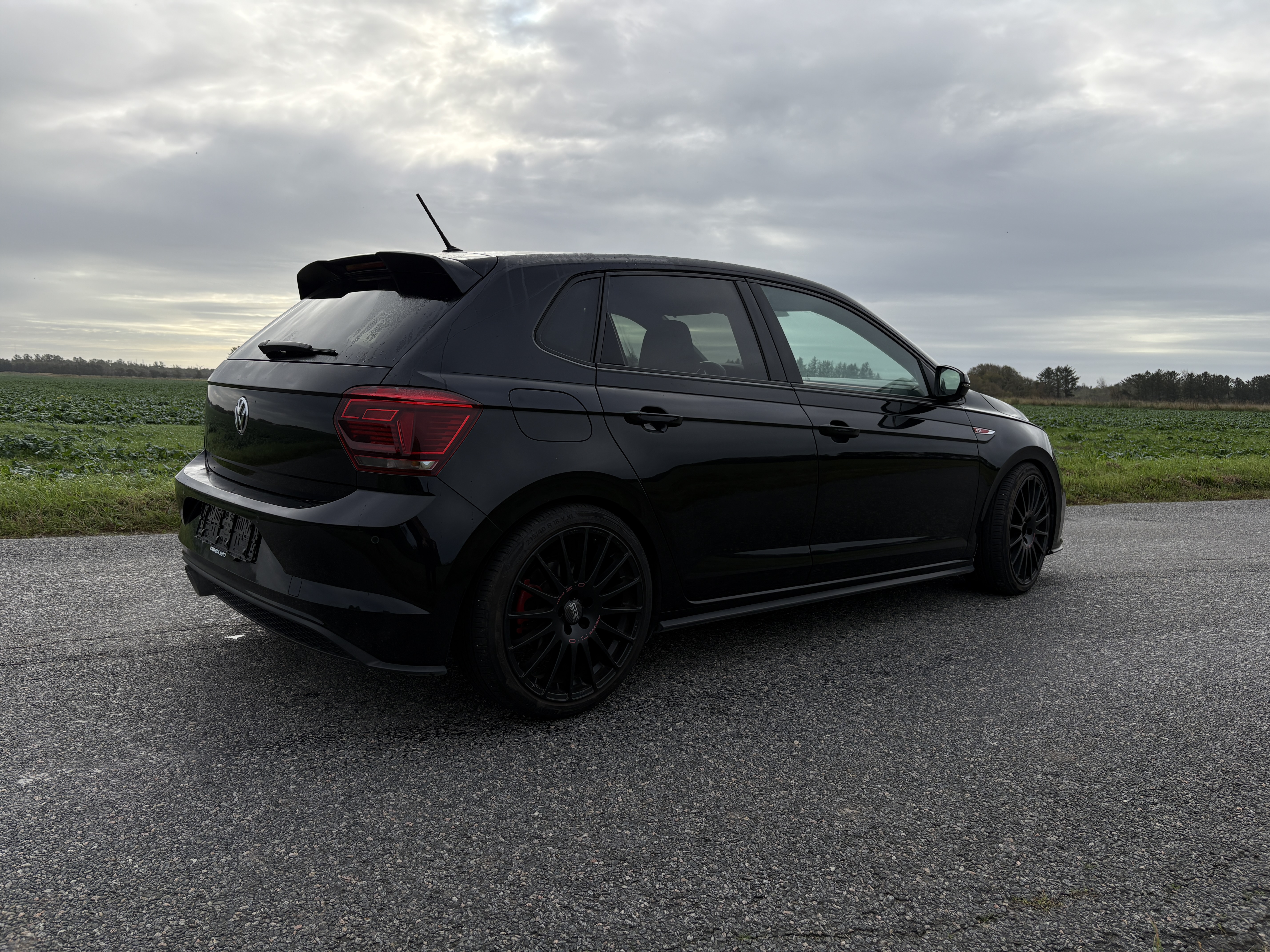Sort VW Polo fra 2019