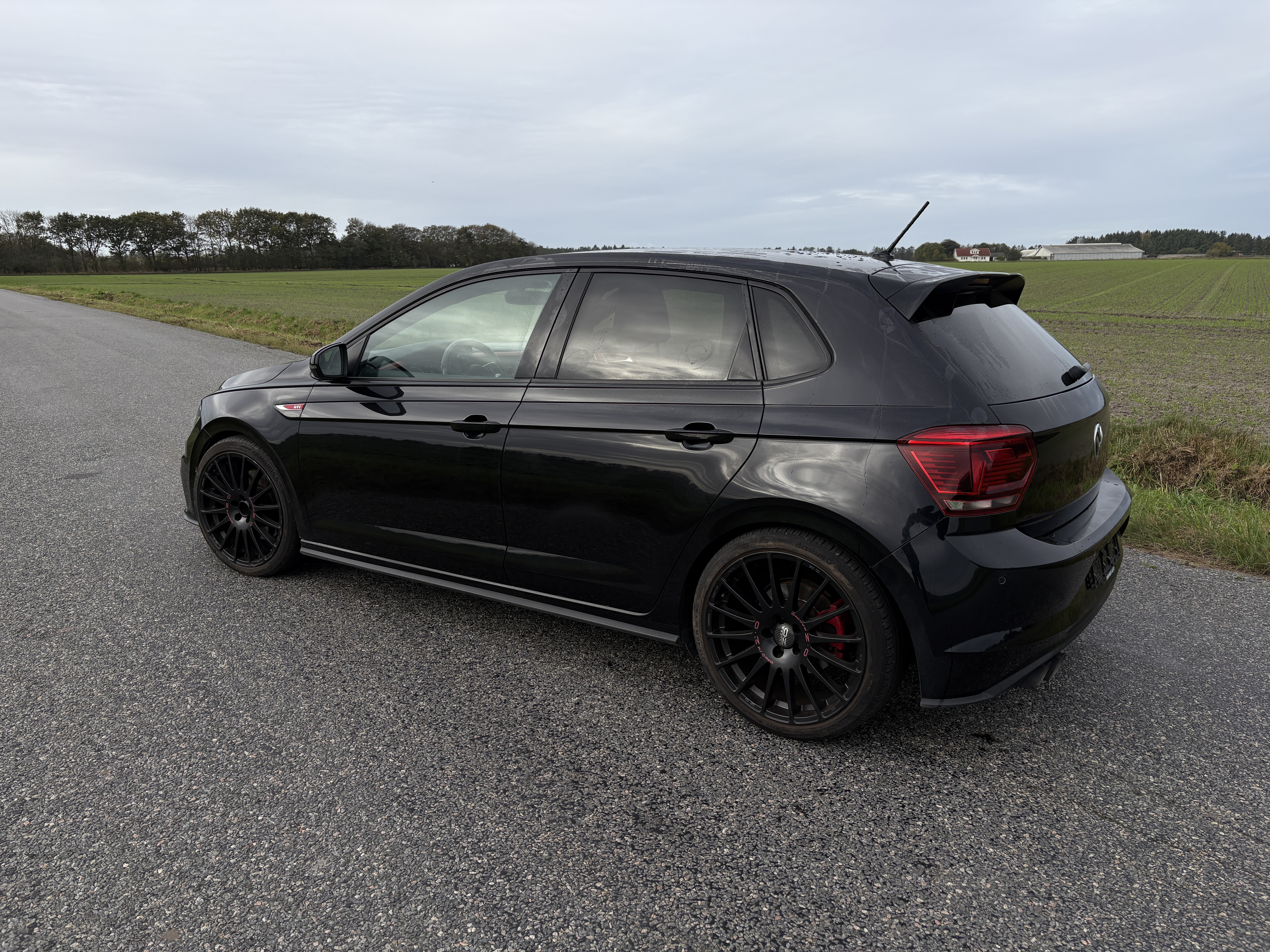 Sort VW Polo fra 2019