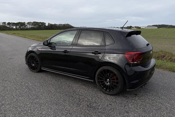 Sort VW Polo fra 2019