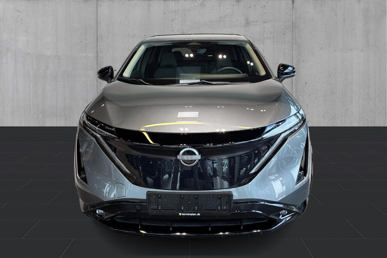 Grå Nissan Ariya fra 2026