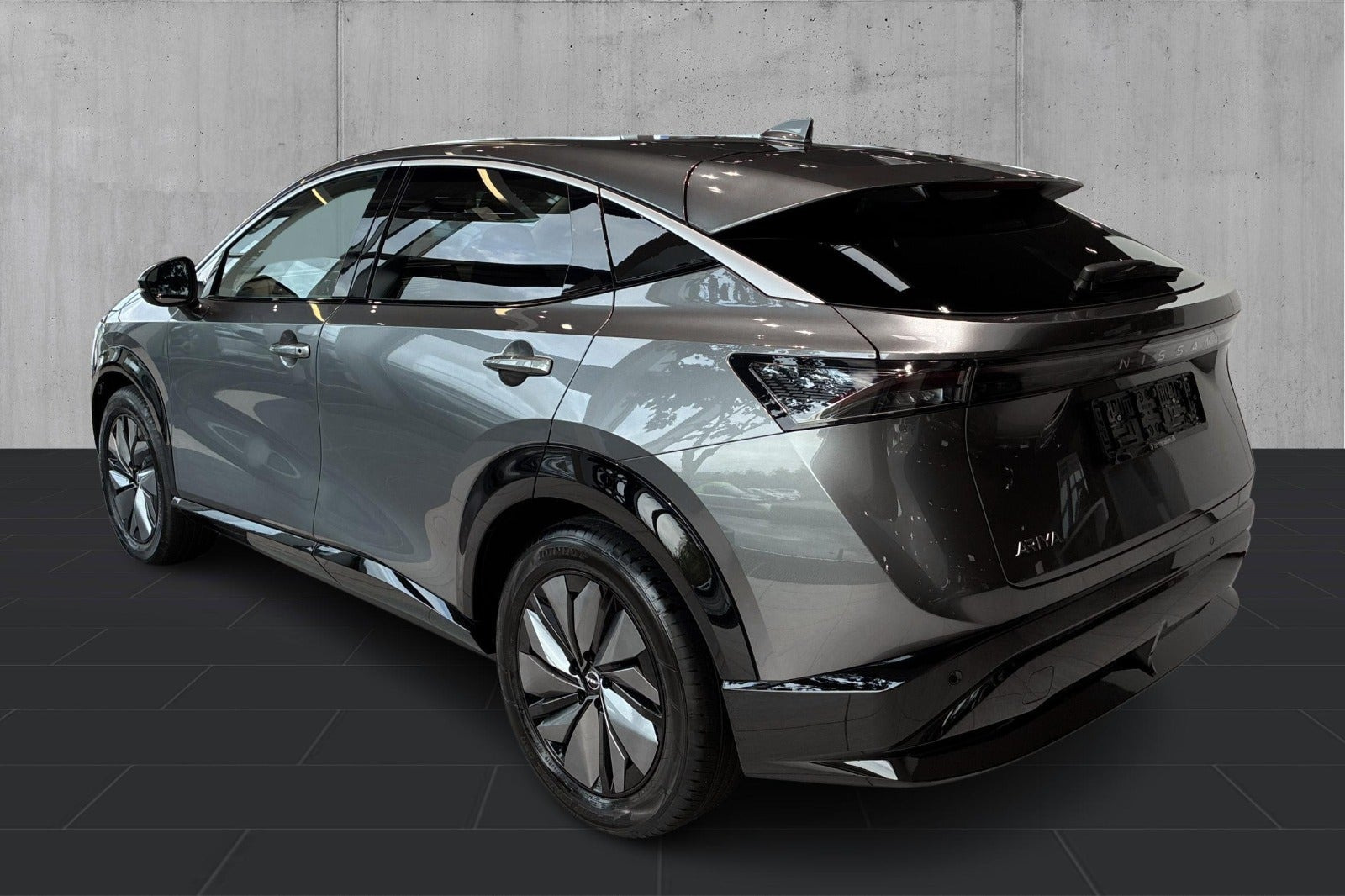 Grå Nissan Ariya fra 2026