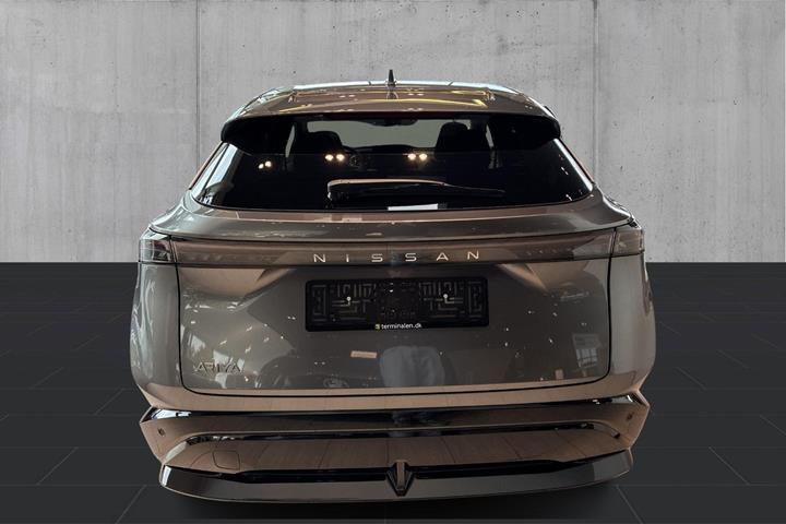 Grå Nissan Ariya fra 2026