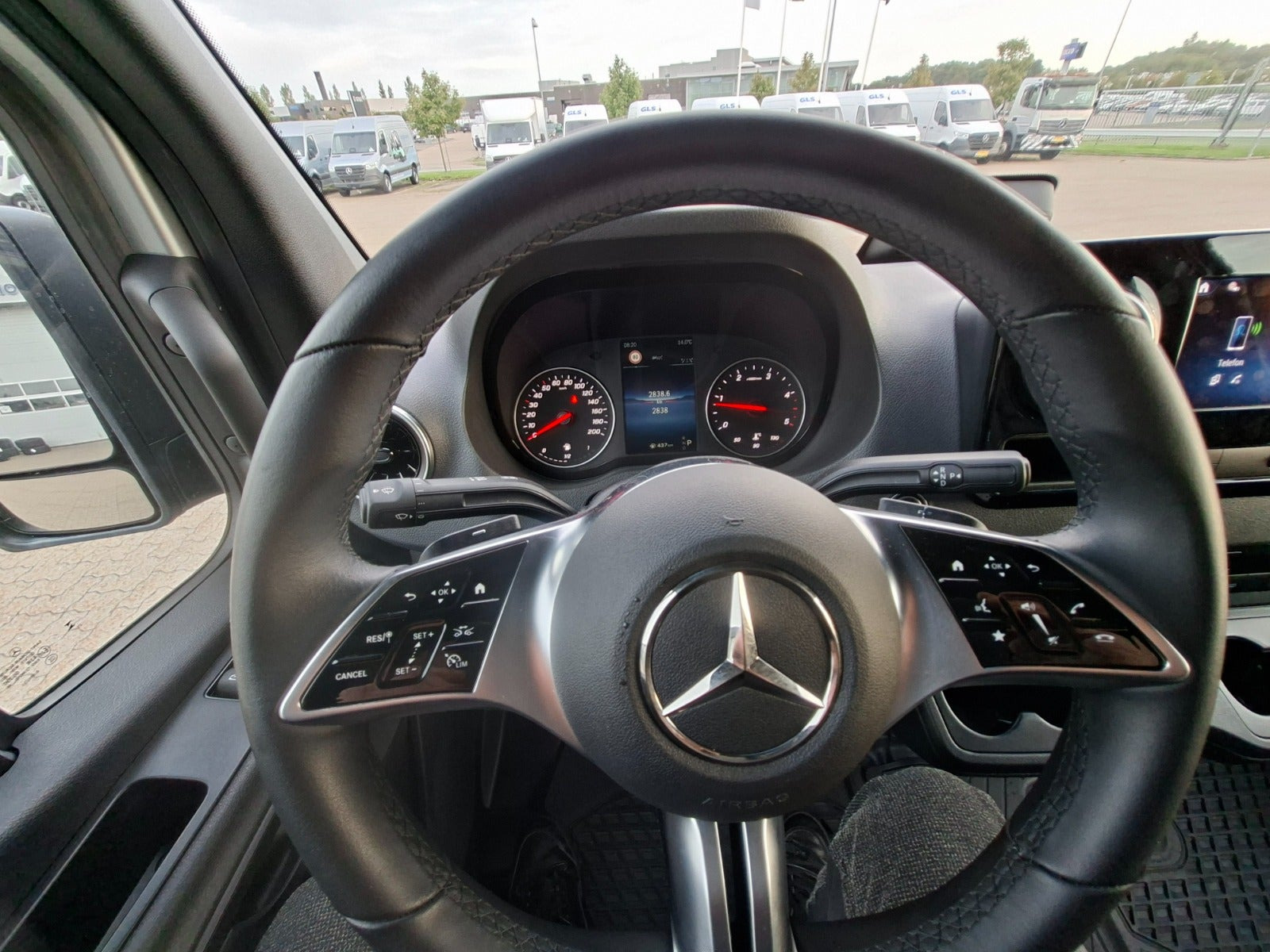 Sølv Mercedes Sprinter 317 fra 2024