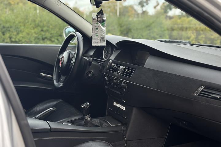 undefined BMW 520i fra 2003