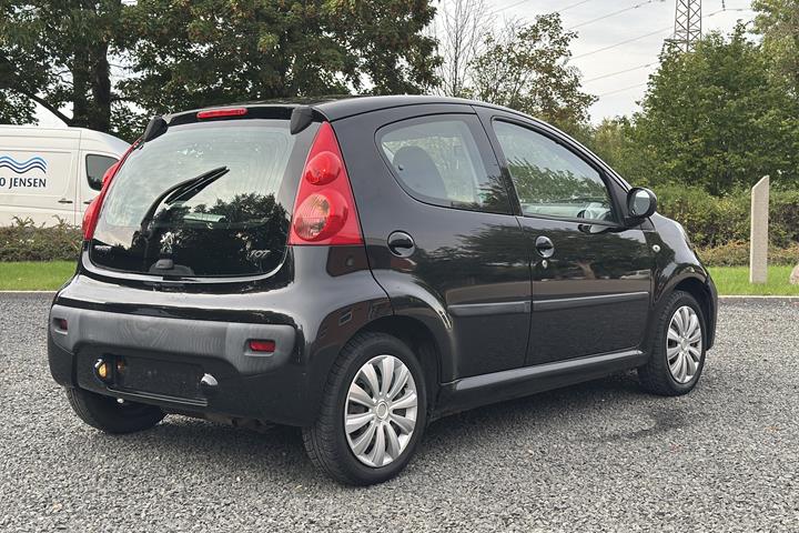 undefined Peugeot 107 fra 2010