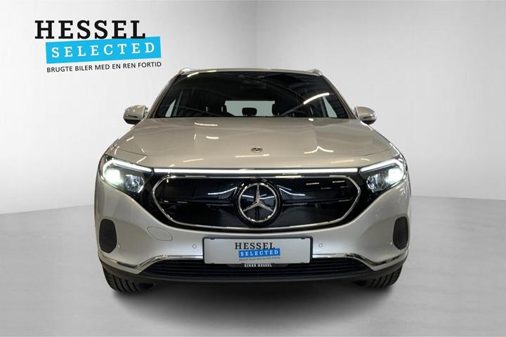 Blå Mercedes EQA250+ fra 2023