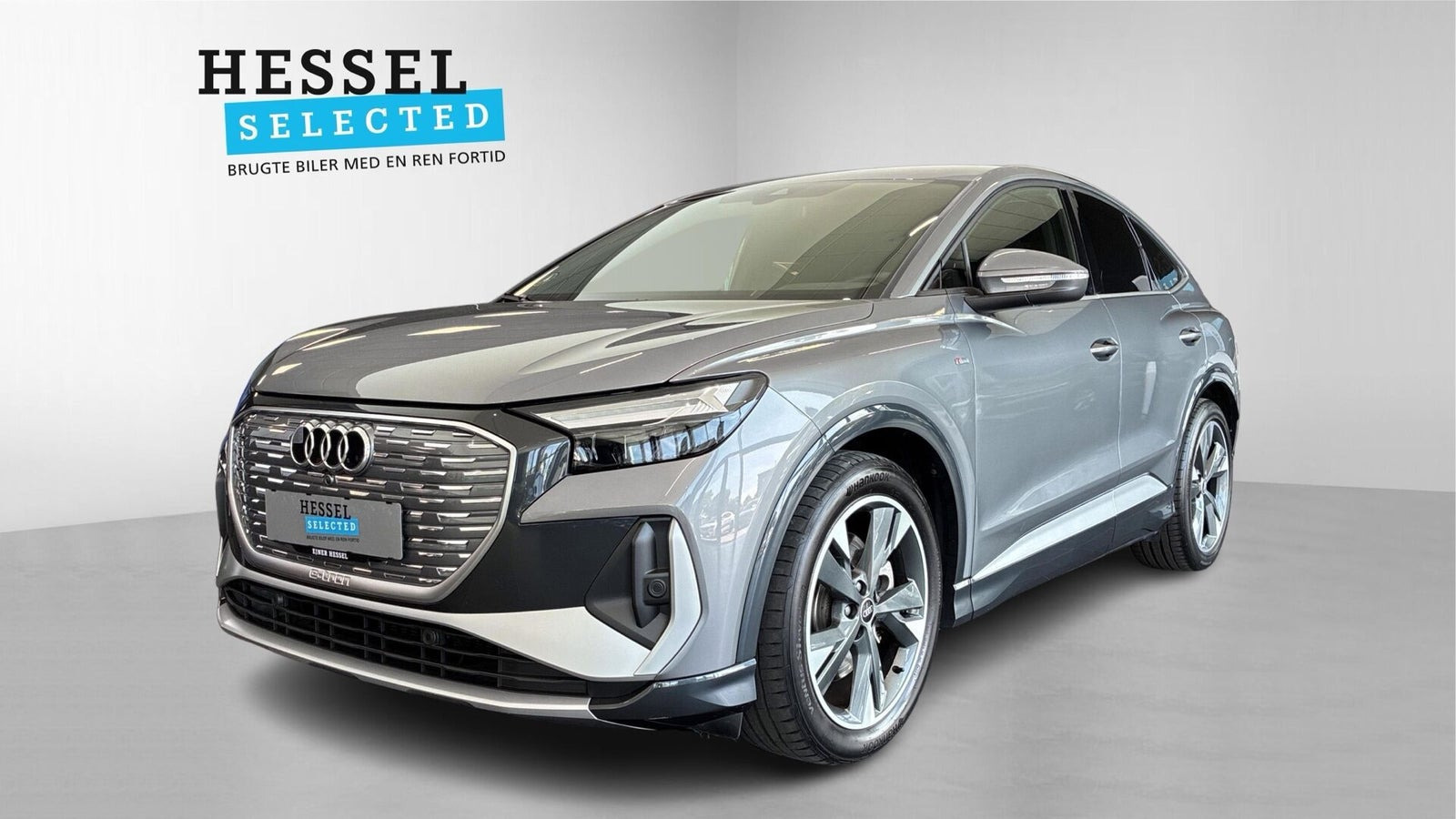 Grå Audi Q4 e-tron fra 2025 set udefra